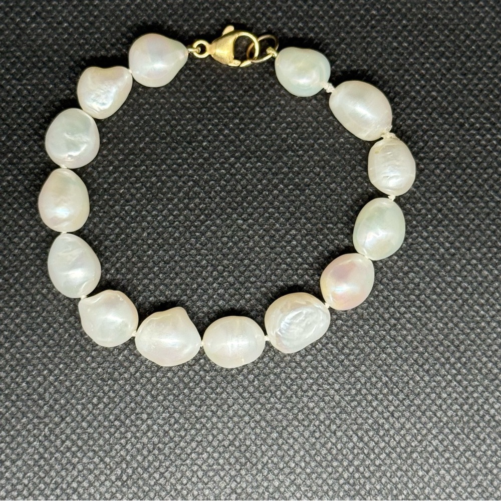 Pearl Bracelet - Picture 2 of 10